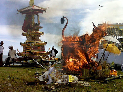 Mengenal upacara ngaben di bali ngabenh Mengenal upacara ngaben di bali