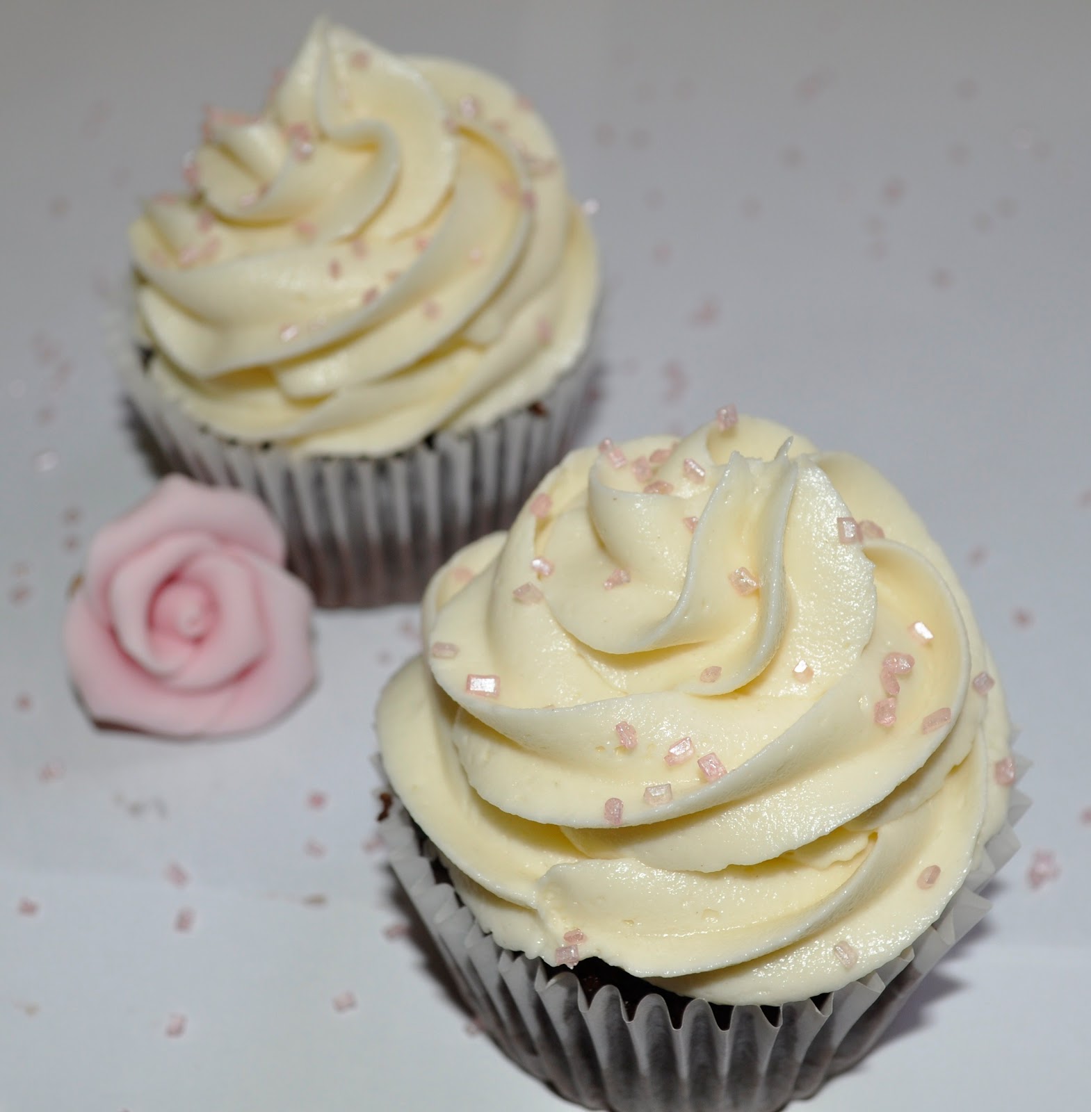 Belle cupcakes: Toc-toc..Cupcakes de chocolate y nocilla blancay SORTEO !!!!!!!