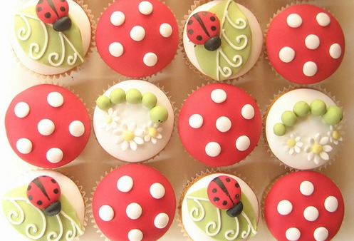 Cupcakes festa joaninha 50 Ideias de Cupcakes para festas infantis