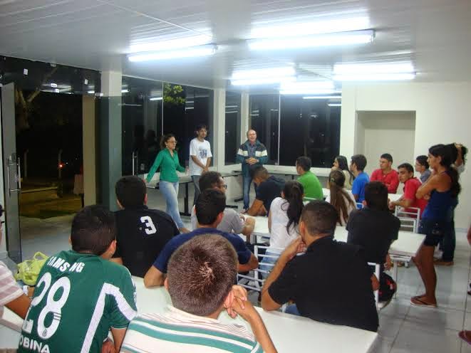 Nova sala de estudos é entregue a residentes universitários do campus da UFCG em Cuité