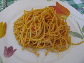 Spaghetti con 'nduja e pangrattato