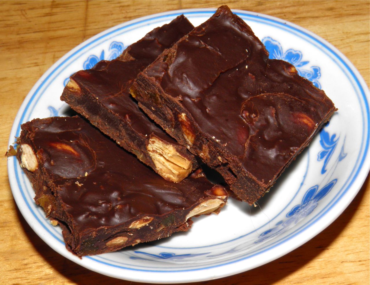 Docaitta Lifestyle Holiday Recipe Almond Apricot Ginger Bark