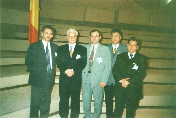 București, 28 martie 1998. La Congresul PNL de fuziune cu Partidul Alianței Civice.