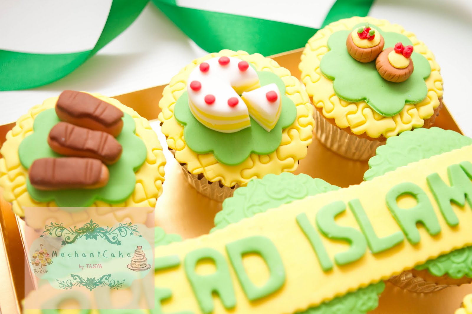 MechaniCake: Cake + cupcake set for Bread Islamy Opening