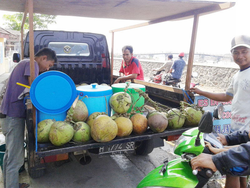 Muhajir Jual Es Klamud Dulu Kantinan Sekarang Keliling Piye Kabare Demak