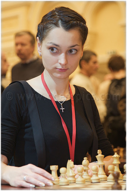 Chess Grandmaster Dina Belenkaya VS Killer Leg Workout 