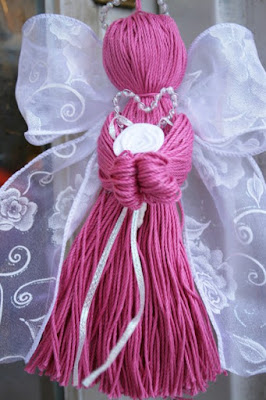 Crochet thread and ribbon angel 3