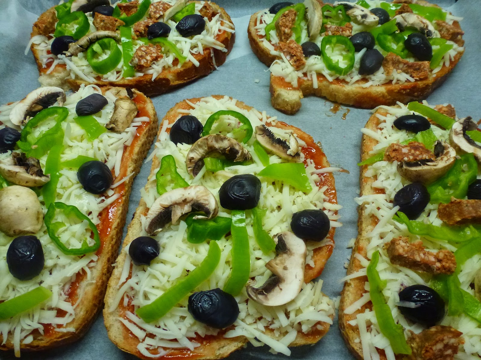 Zeytinağacı Pratik Pizza / Pizza Nasıl Yapılır?Ekşi mayalı Karadeniz