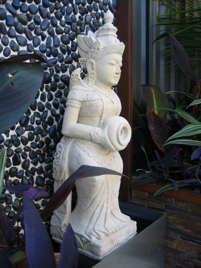 grounded GARDENS Create your own Balinese paradise.