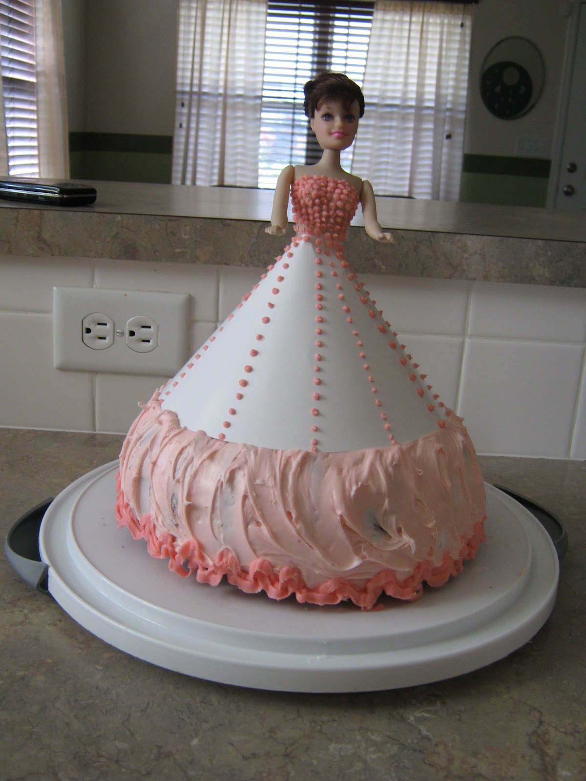 LifesLittleJoyz: Easy Doll Cake