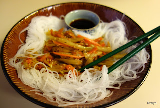Mâncare japoneză cu fenicul și morcov