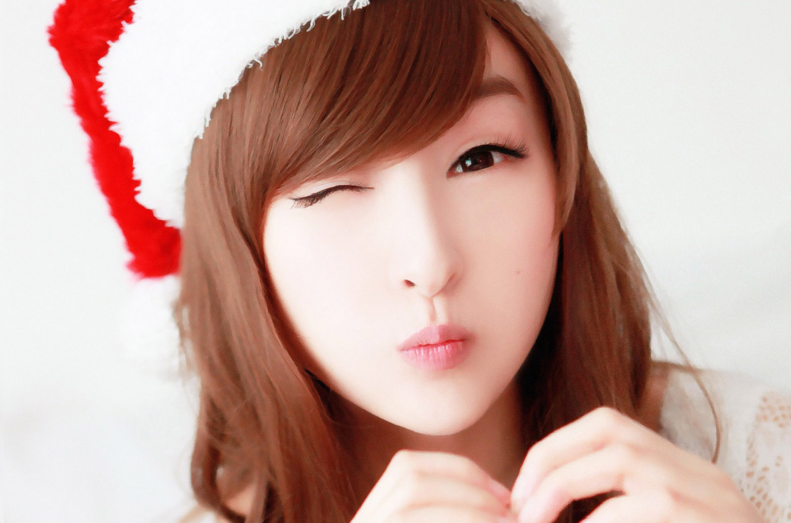 http://4.bp.blogspot.com/-cPBB4vKEduw/TVlpbYuJtfI/AAAAAAAAADE/UmECzAiKZ0A/s1600/lin-ketong-cute-girl-wallpaper_1598x1056_84133.jpg