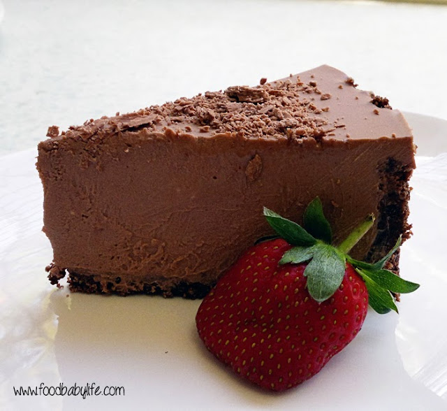 No Bake Chocolate Cheesecake Slice © www.foodbabylife.com