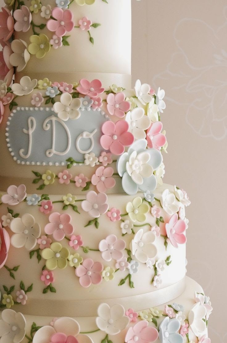 Beautiful Bridal Floral Wedding Cakes
