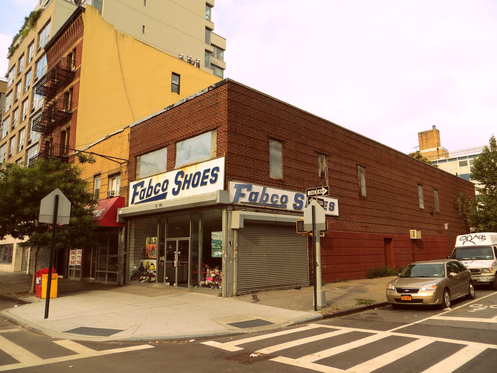 NYC Corners 120th &amp; 3rd Ave [SW Corner] (September 2, 2012)