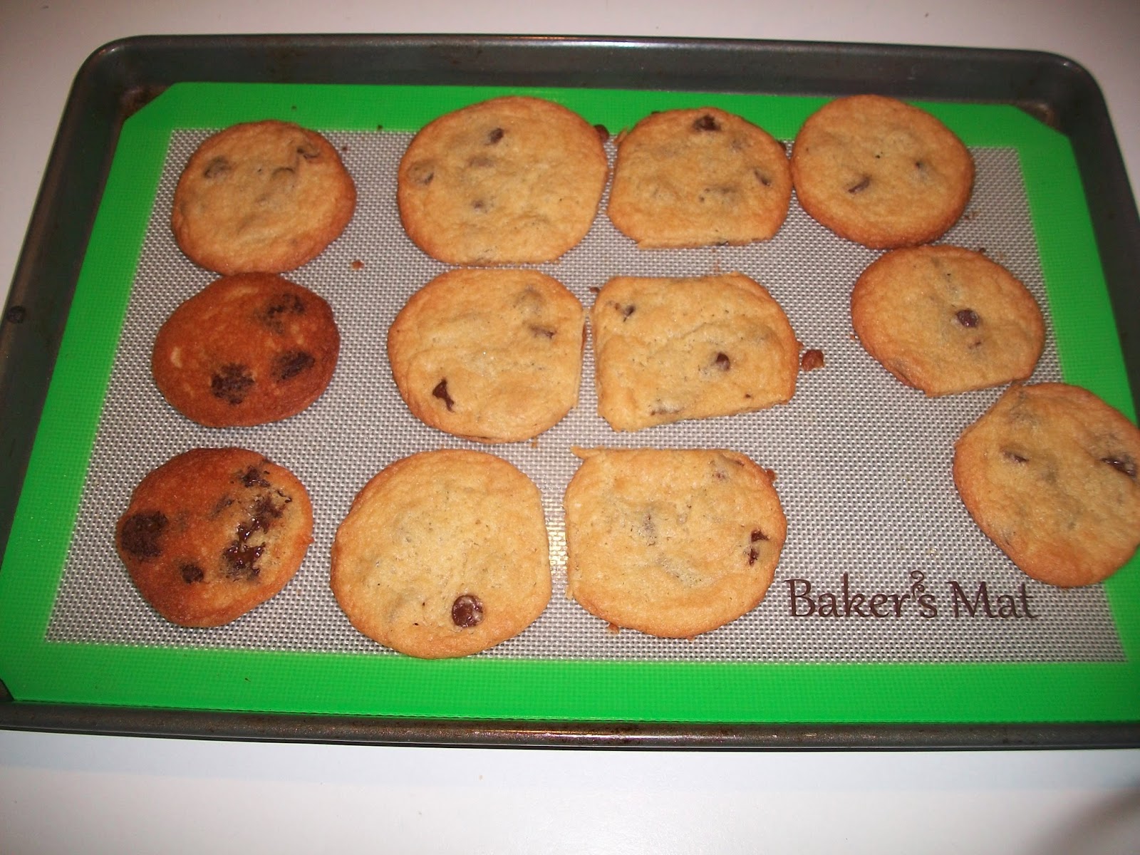 My cookies came out beautiful! Take a look at the two cookies on the