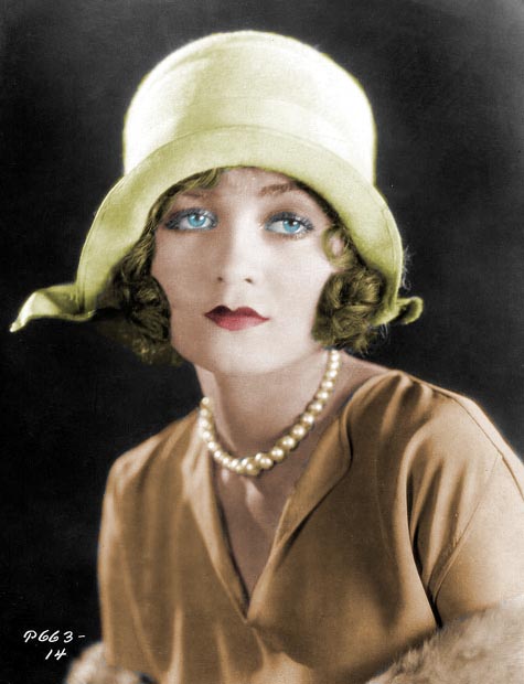 constance-bennett-hat-pearls.jpg