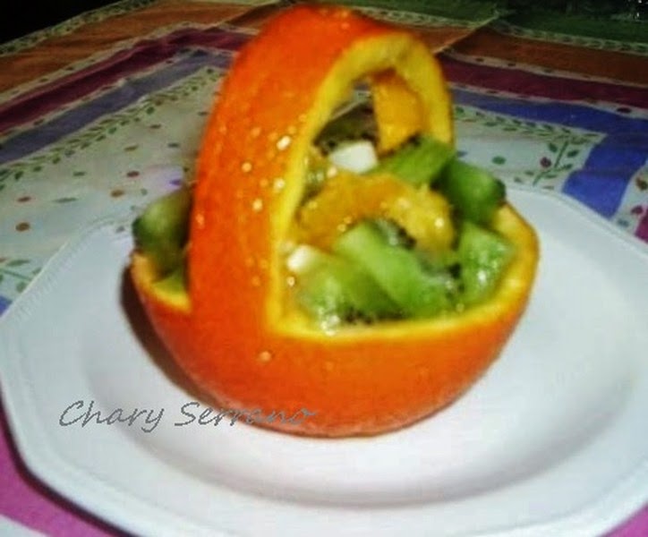 Cestita De Naranja Rellena De Fruta
