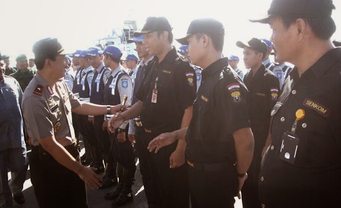 Apel Gelar Pasukan Dalam Rangka Oprasi Ketupat Tahun 2014 POLDA Maluku Utara