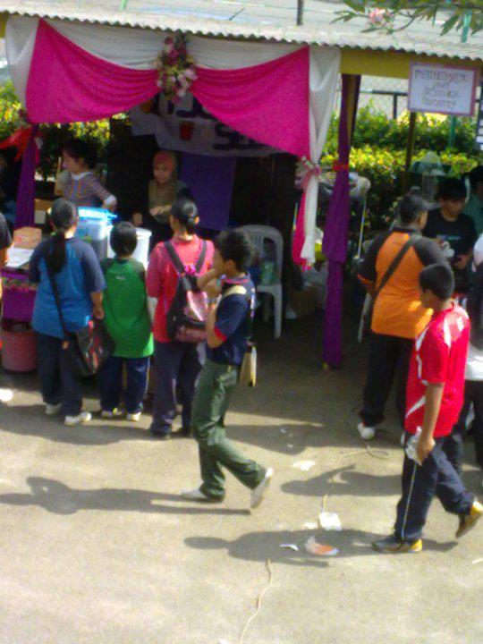 Unit Bimbingan & Kaunseling SMK Tun Mutahir: SEKITAR HARI KOKURIKULUM SEKOLAH 2011( GERAI JUALAN ... Unit Bimbingan & Kaunseling SMK Tun Mutahir: SEKITAR HARI KOKURIKULUM SEKOLAH 2011( GERAI JUALAN ...