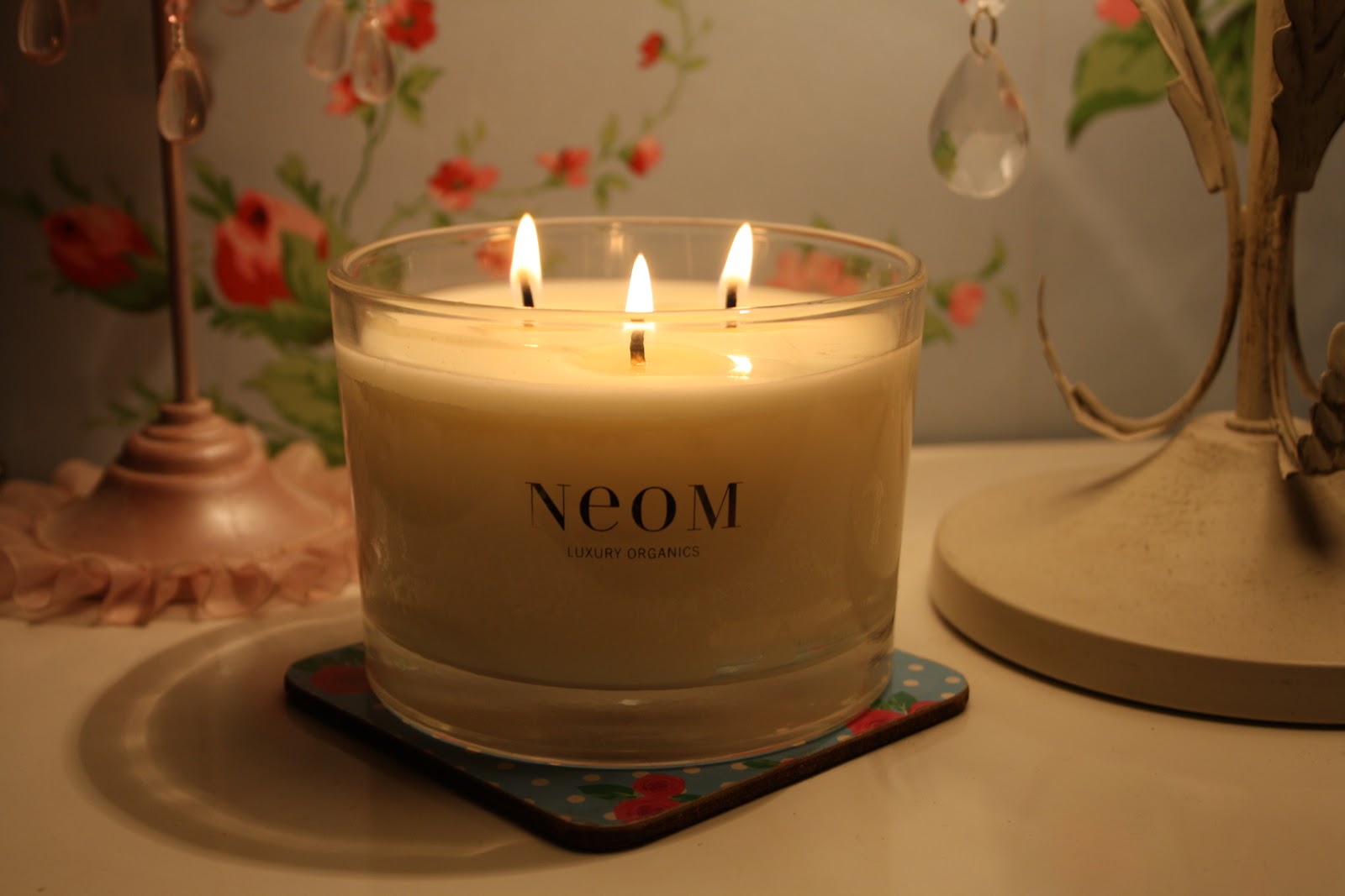 REVIEW; NEOM Luxury Organics Happiness 3 Wick Candle PRETTY YOUNG THING