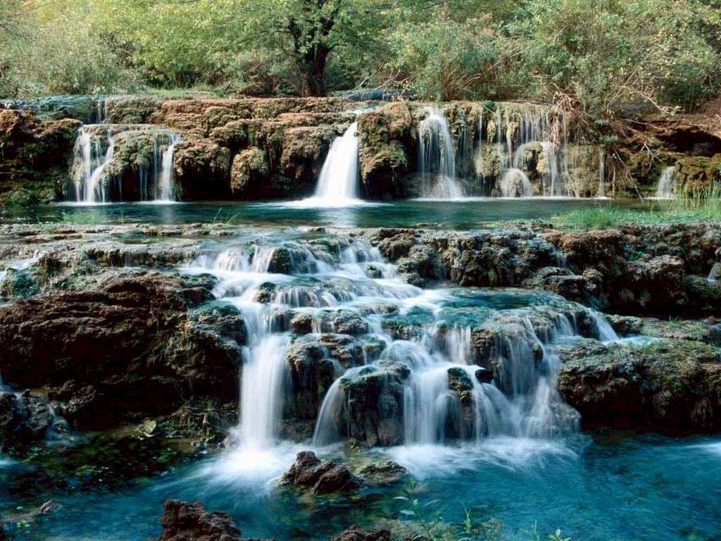http://4.bp.blogspot.com/-cTr8jyox5n0/TevwqgZUJdI/AAAAAAAACRE/6T96cmCY2Sg/s1600/Waterfalls%2BWallpapers%2B%2B%2B2.jpg