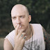 Baterista do NX Zero, Daniel Weksler estreia com clipe solo