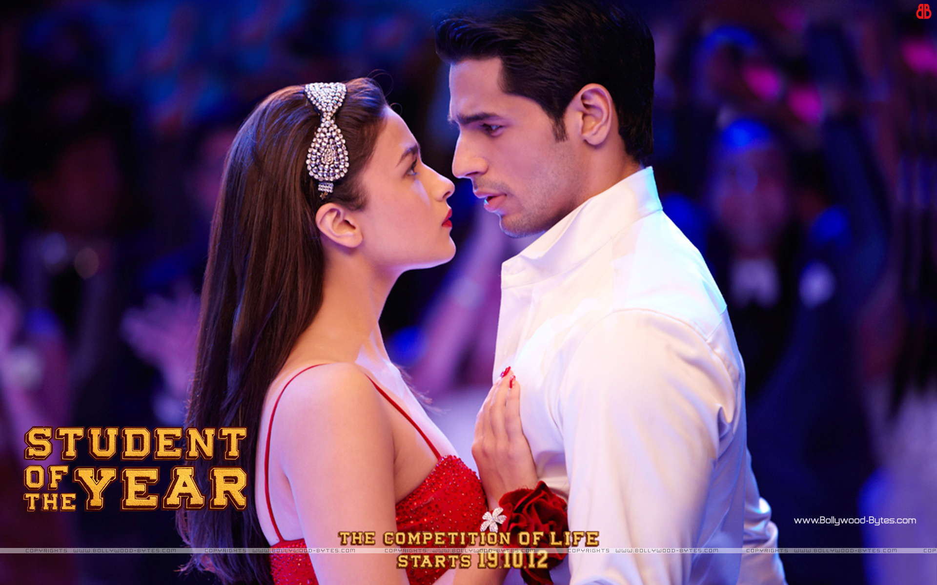 http://4.bp.blogspot.com/-cWHe5XM8UoU/UFd_EWuklfI/AAAAAAAAPLA/qdT_gFitpn4/s1920/Student-Of-The-Year-+Alia-Bhatt-Sidharth-Malhotra-HD-Wallaper-10.jpg