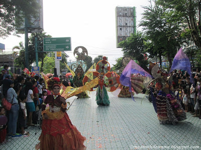 Fashion Show UNY tarian UNY Fashion Show UNY tarian UNY