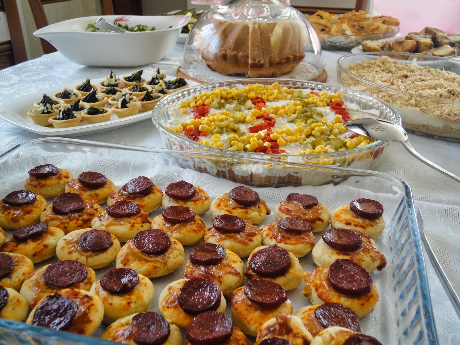 LEZZETİKRAM Minik Minik Prensesimin 1 Yaş Doğum Günü Sofrası