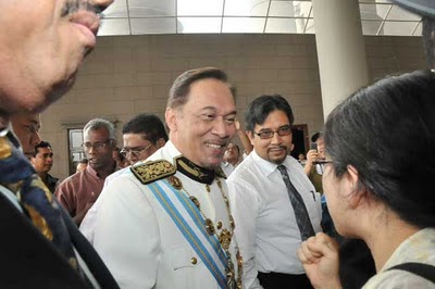 Info 4 The Truth: GEMPAR !!! PAKAI PAKAIAN ISTIADAT KE ...
