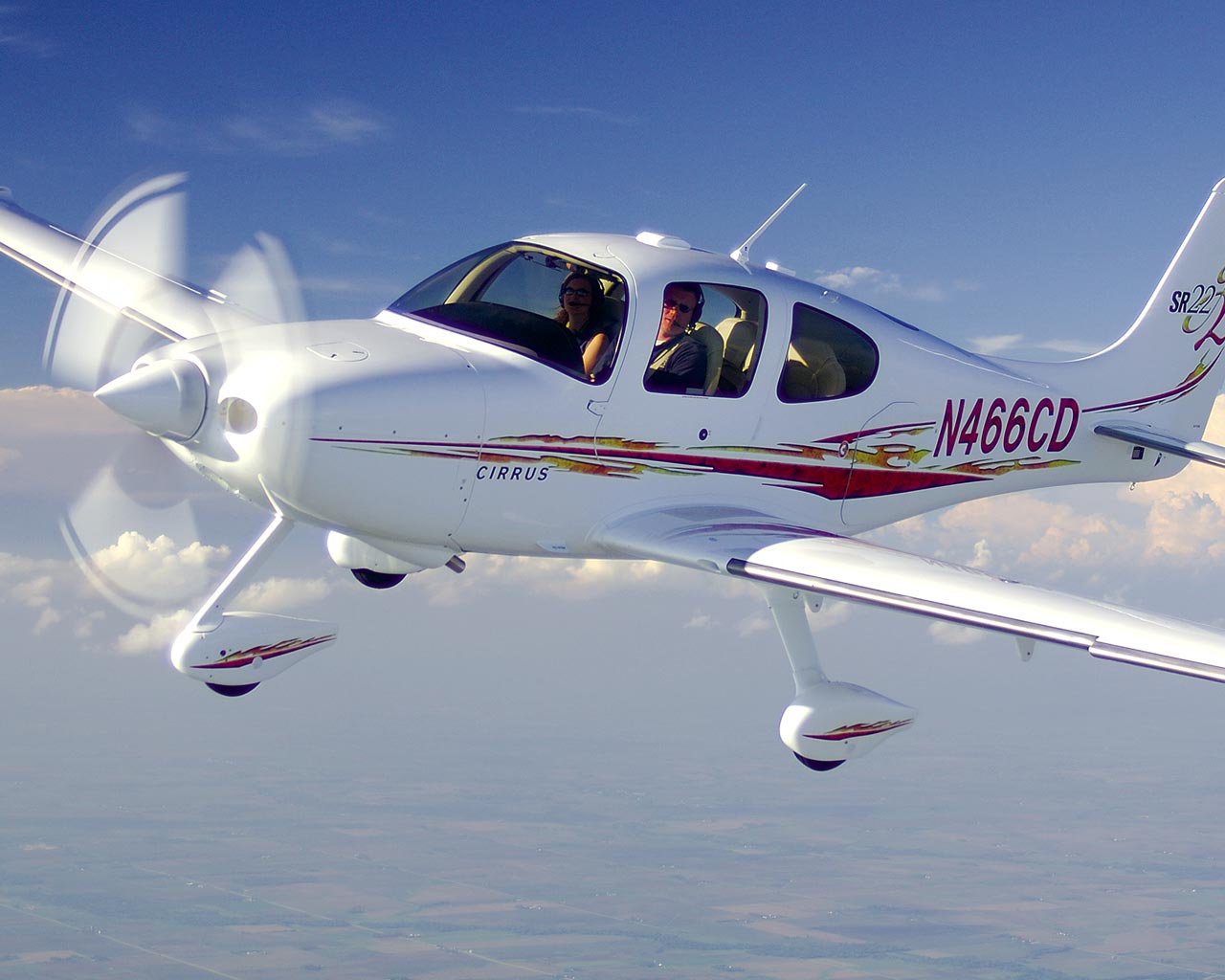 http://4.bp.blogspot.com/-cZIiUK-bUAY/TkTjZKYg8cI/AAAAAAAAAMs/20eGJ-h0A5A/s1600/trainig_plane_in_flight%252C_cirrus_sr22-g2+%25281%2529.jpg
