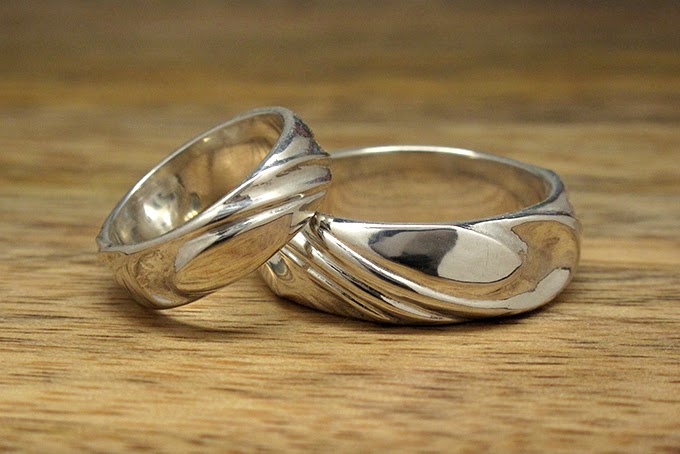  Custom made wedding bands by Harlequin&Lionhead. Design your own with Harlequin&Lionhead today.