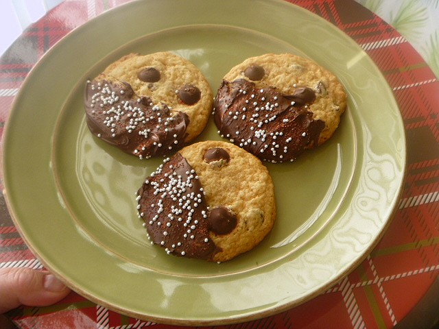 Slice of Southern: Holiday Chocolate Chip Cookies