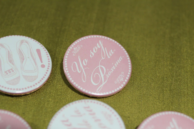 detalles de boda chapas para invitados