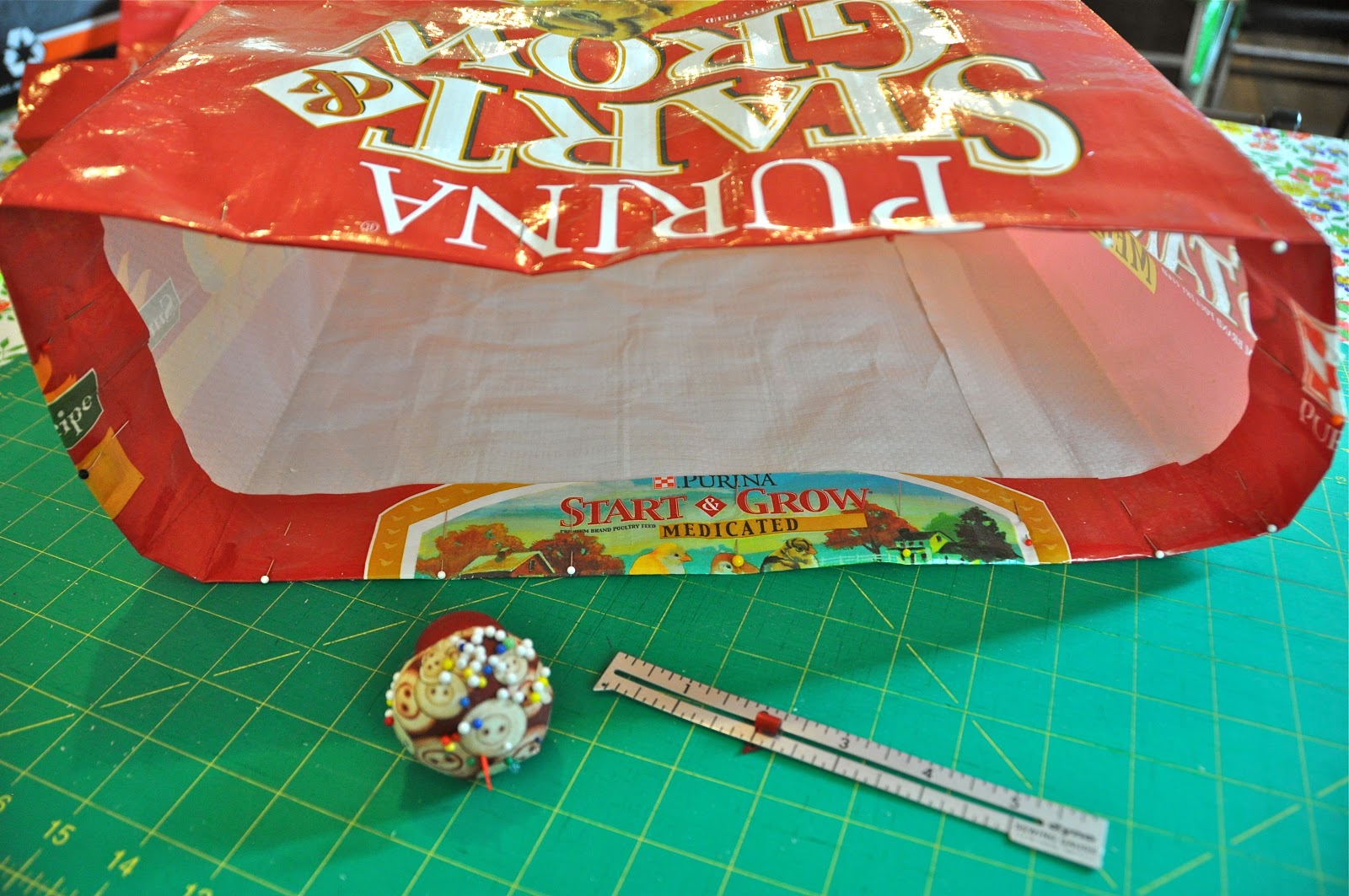 LuAnn Kessi Feed Sack Tote Bag.....Tutorial