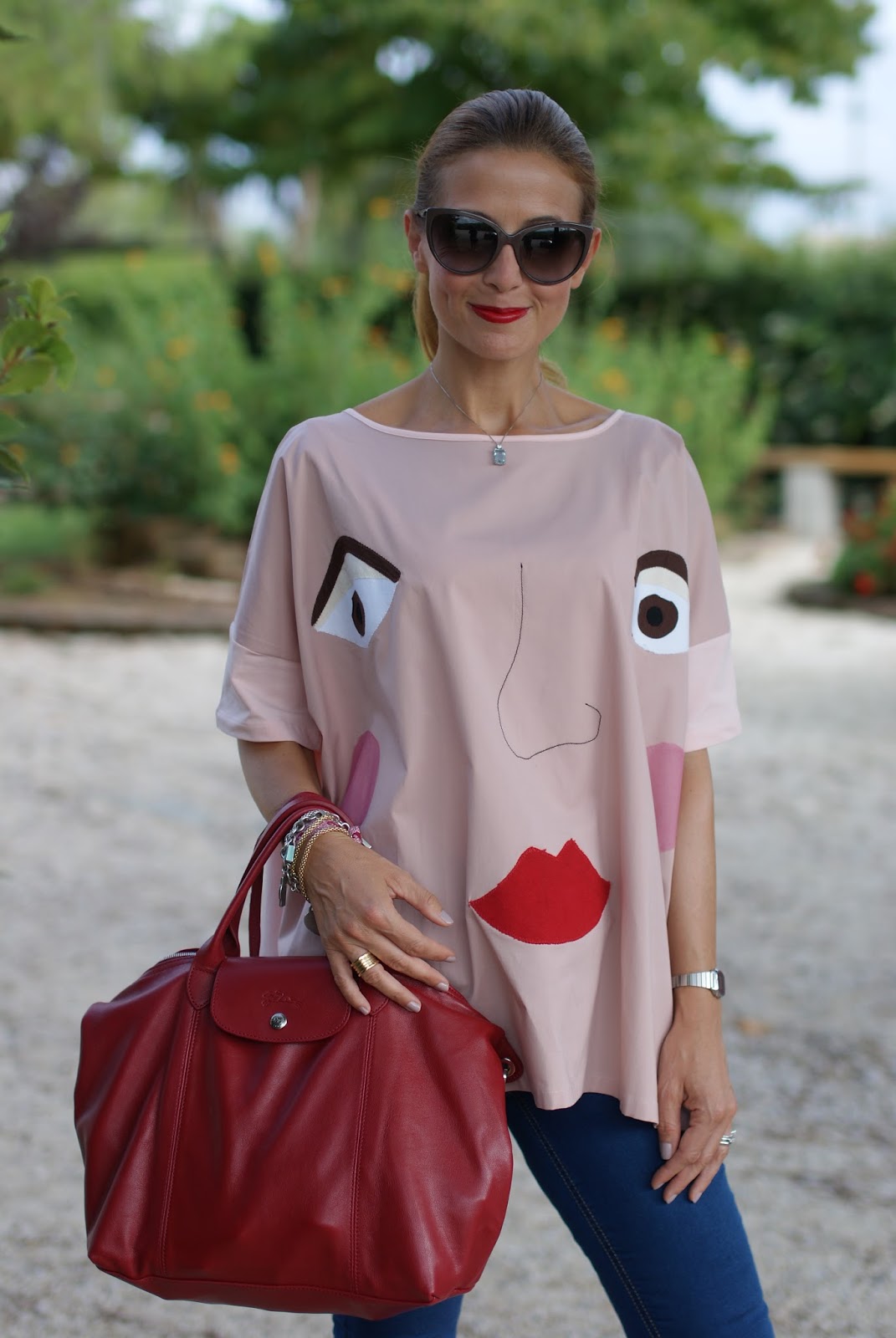 Rose a Pois blouse, adidas sneakers and Longchamp Le Pliage cuir bag on Fashion and Cookies fashion blog, fashion blogger style