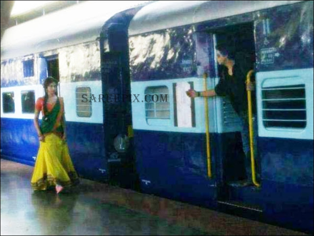Deepika Padukone half saree photos from Chennai express movie Deepika Padukone half saree walk with sharukh khan