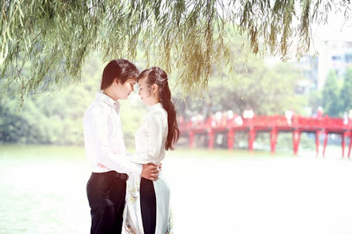 Ảnh cưới bên bờ Hồ Gươm Ảnh cưới bên bờ Hồ Gươm