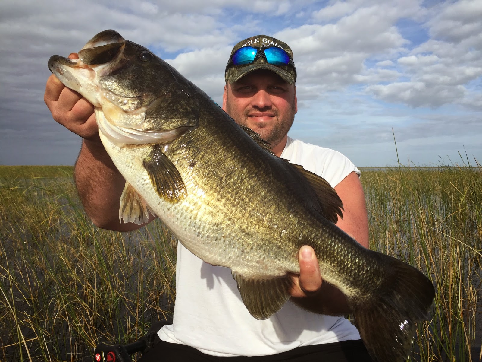 Big Okeechobee Bass! Lake Okeechobee Bass Fishing at it's BEST! Top