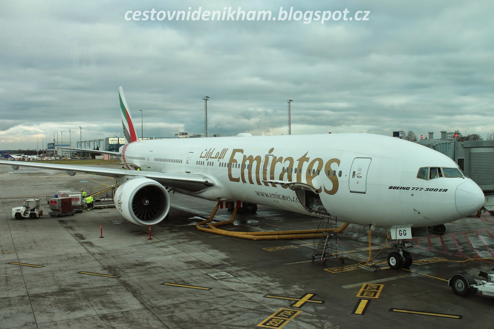 letadlo Praha - Dubaj // airplane Boeing 777-300 letadlo Praha - Dubaj // airplane Boeing 777-300