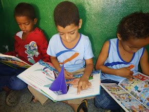 A criança estimulada a ler terá o mundo em suas mãos.