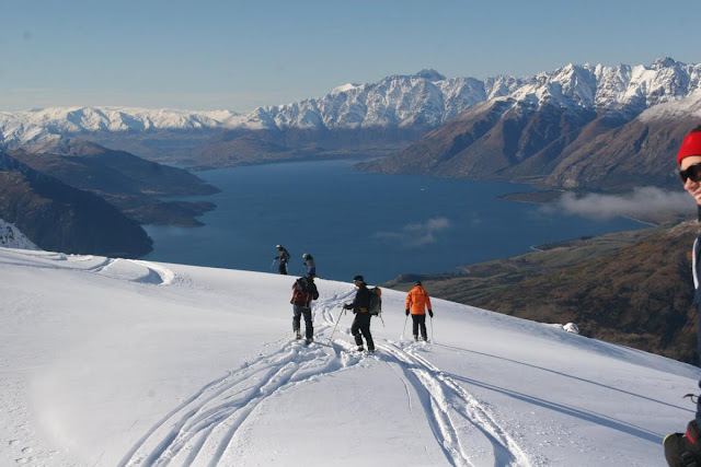 New Zealand mountain Trekking