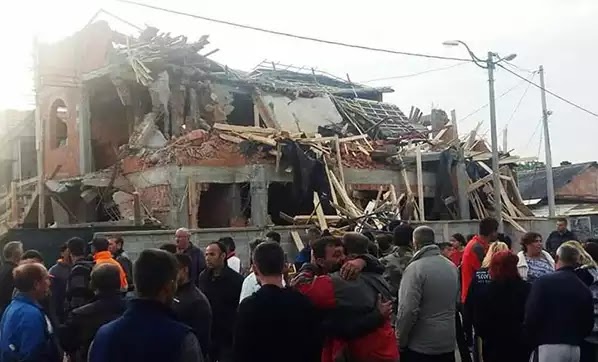 ΟΙ ΣΕΡΒΟΙ ΔΕΝ «ΧΑΜΠΑΡΙΑΖΟΥΝ» ΤΙΠΟΤΑ ΚΑΙ… ΚΑΤΕΔΑΦΙΣΑΝ ΤΟ ΤΖΑΜΙ! ΟΙ ΣΕΡΒΟΙ ΔΕΝ «ΧΑΜΠΑΡΙΑΖΟΥΝ» ΤΙΠΟΤΑ ΚΑΙ… ΚΑΤΕΔΑΦΙΣΑΝ ΤΟ ΤΖΑΜΙ!