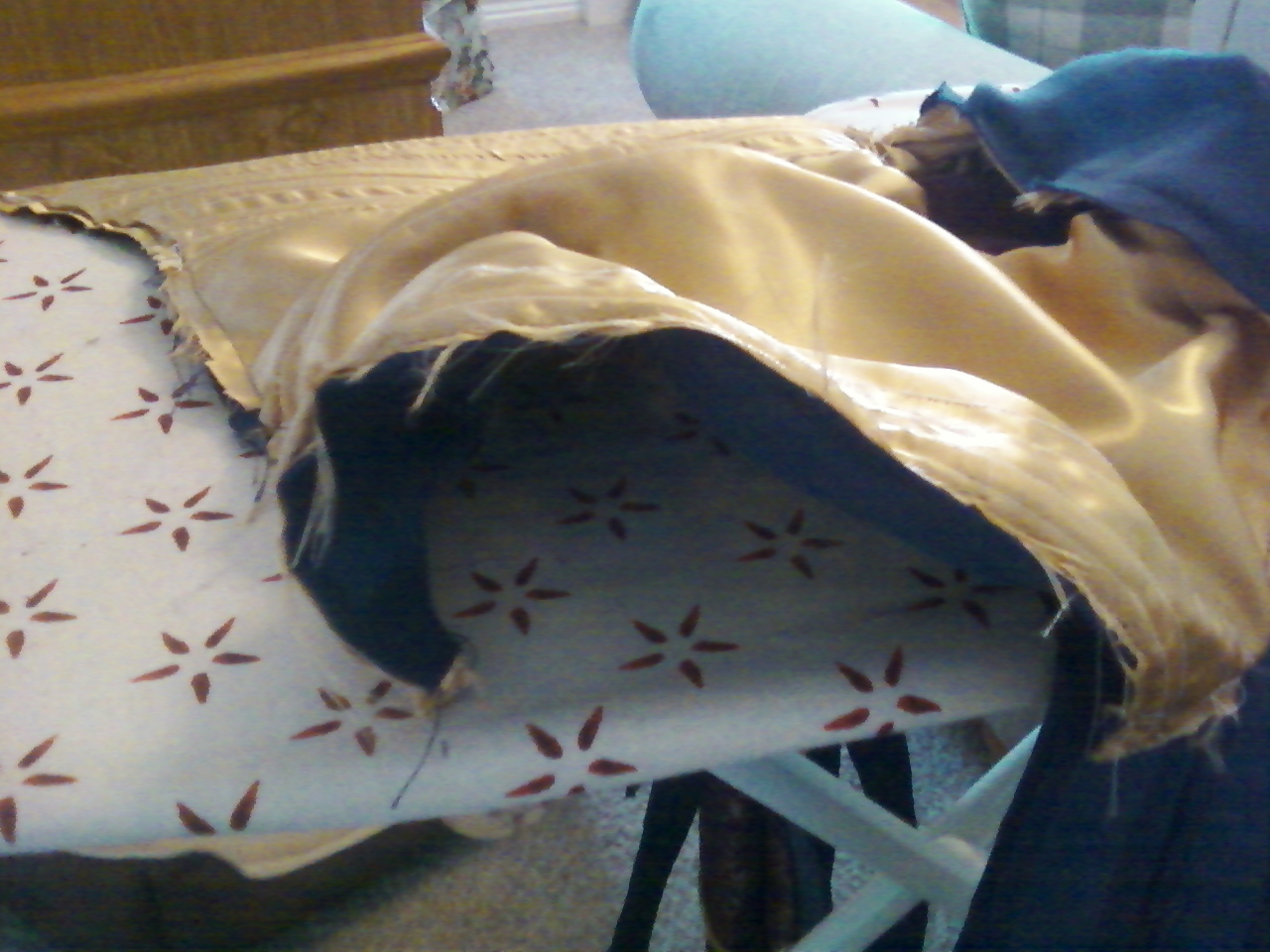 Sew Insane How to get plastic boning to lie flat in less than two minutes