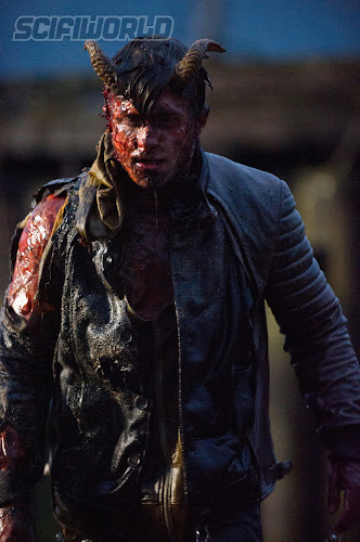 O Pacto (HORNS) é uma adaptação ao cinema do best-seller de Joe Hill (filho de Stephen King) O Pacto (HORNS) é uma adaptação ao cinema do best-seller de Joe Hill (filho de Stephen King)