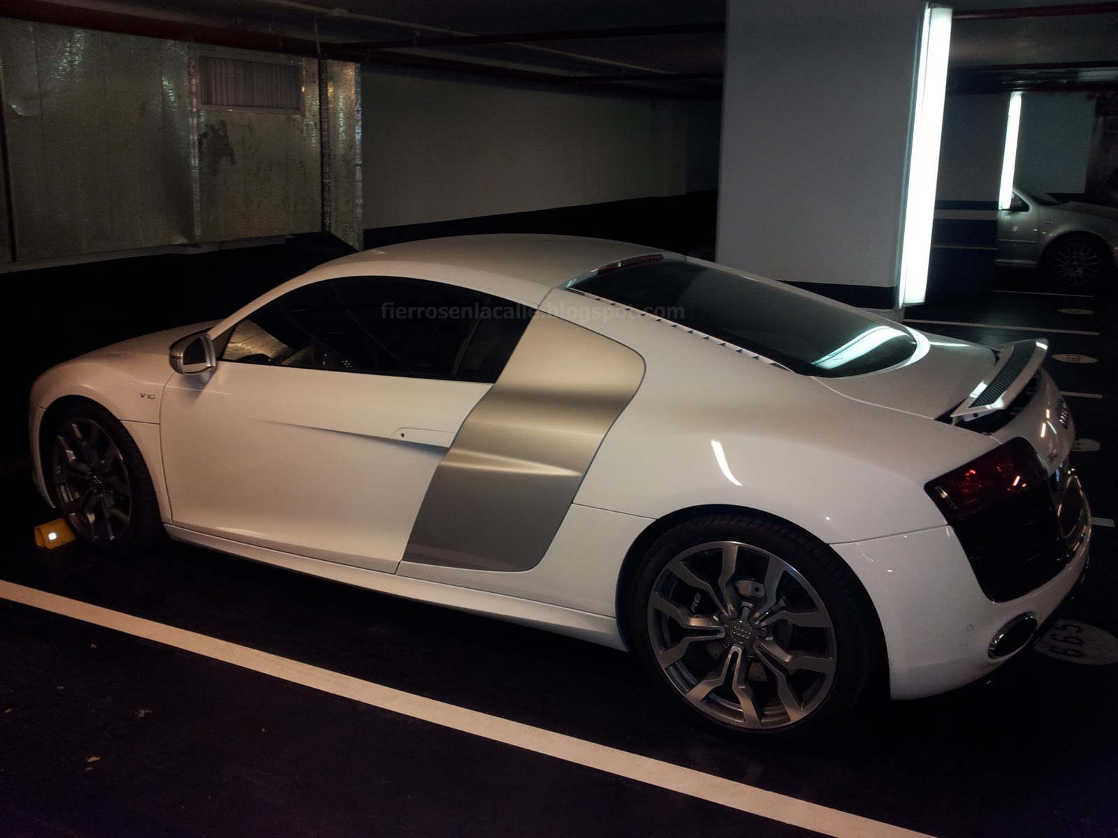 Fierros En La Calle Audi R8 V10