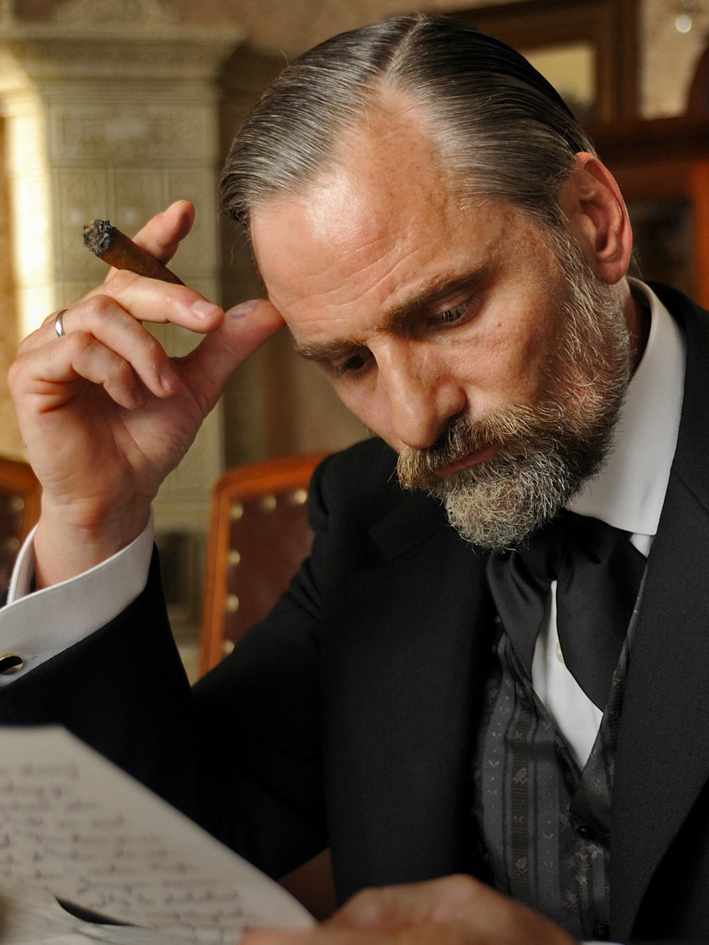 http://4.bp.blogspot.com/-cdYk4EoTj9k/TxMpSGrmowI/AAAAAAAABIU/hfoBTgkxvDA/s1600/viggo_mortensen_sigmund_freud.jpg