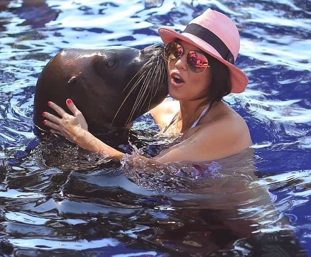 Kourtney Kardashian ama los animales Kourtney Kardashian ama los animales