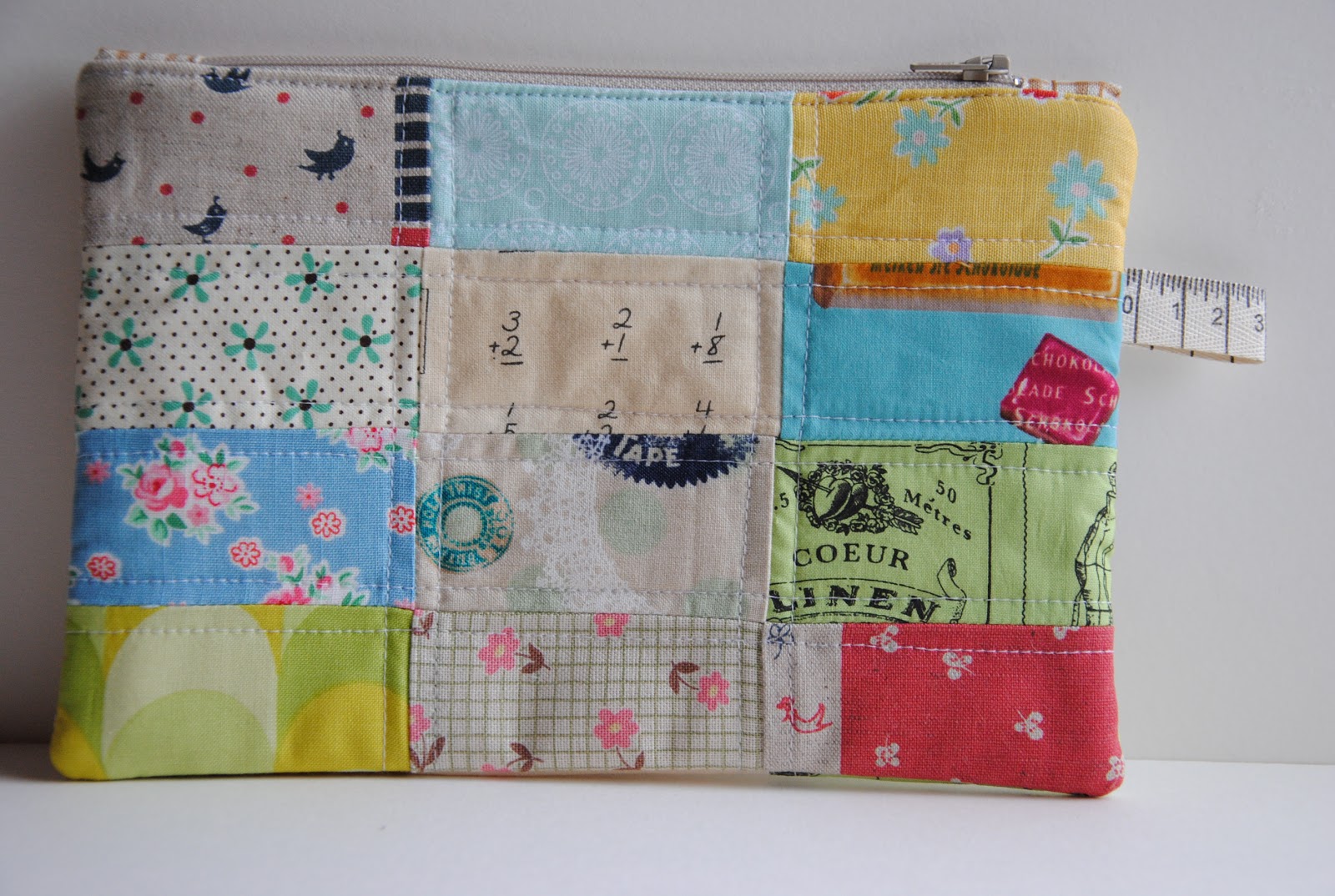 1/4" mark Patchwork zippered Pouch and sew on